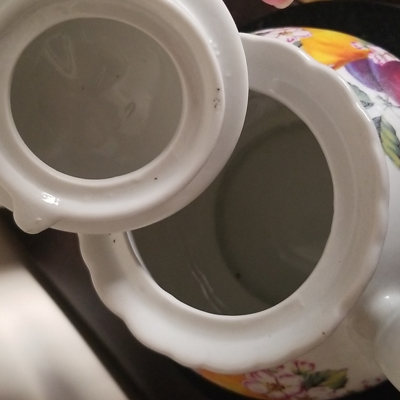 Floral Porcelain Teapot - Picture 3 of 4